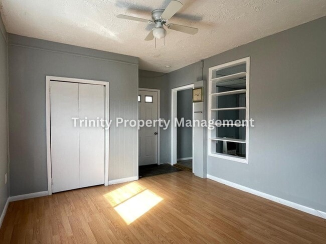 Building Photo - 116 1/2 Maryland Ave