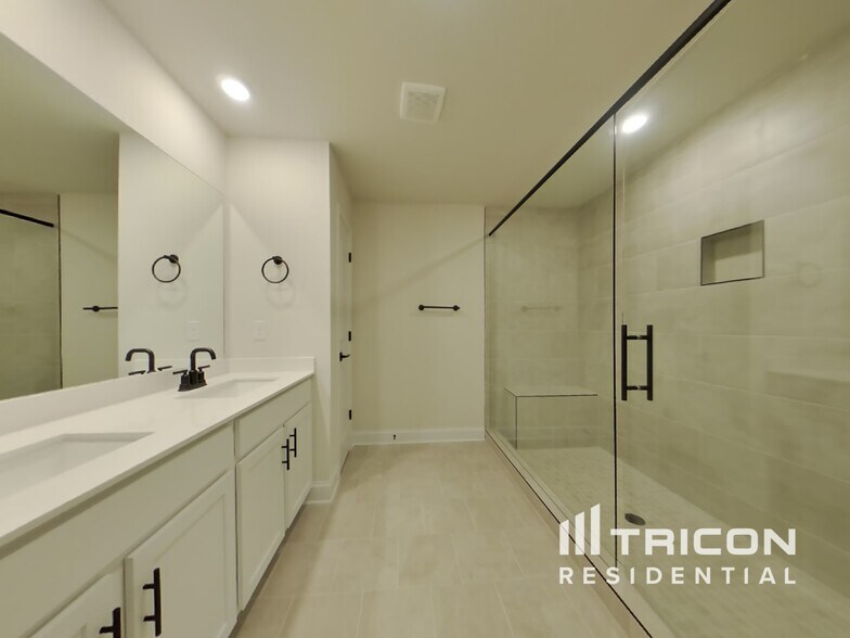 Building Photo - 615 Cantrell Dr