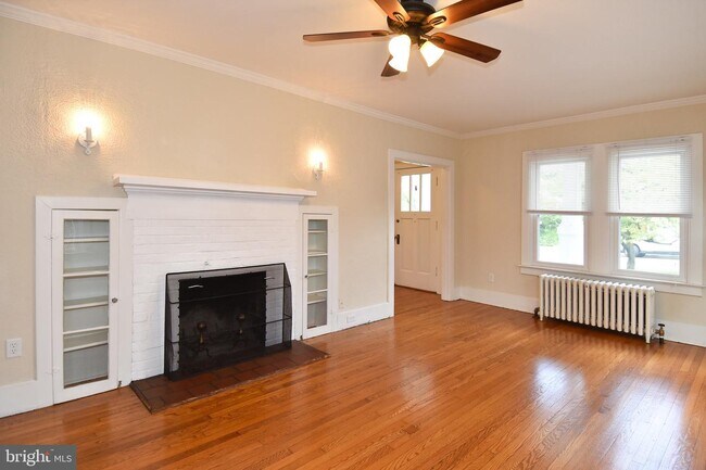 Building Photo - 930 N Danville St