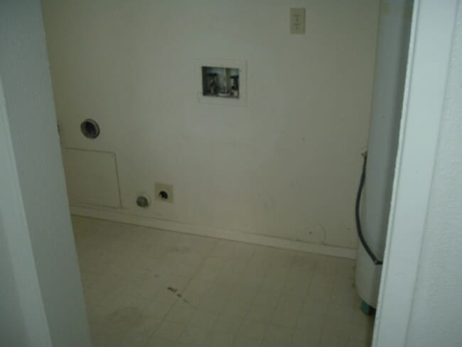 Building Photo - 206 Chalcocite St
