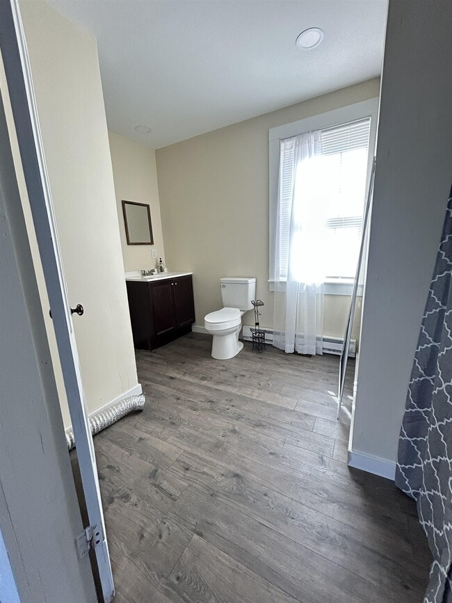 Building Photo - 565 White Mountain Hwy