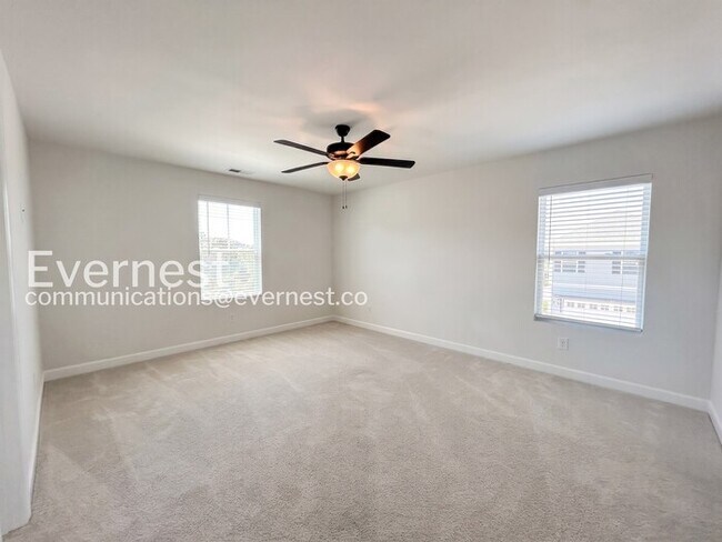Building Photo - Modern Living Awaits in Antioch with Garage/ 3 beds & 2.5 baths / Available now!