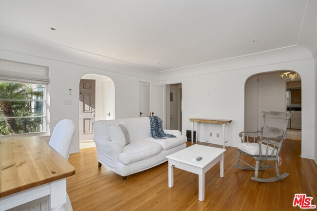 Building Photo - 1033 9th St