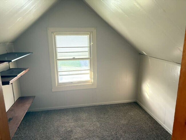 Building Photo - Charming 3-Bedroom Home in Maple Heights –...