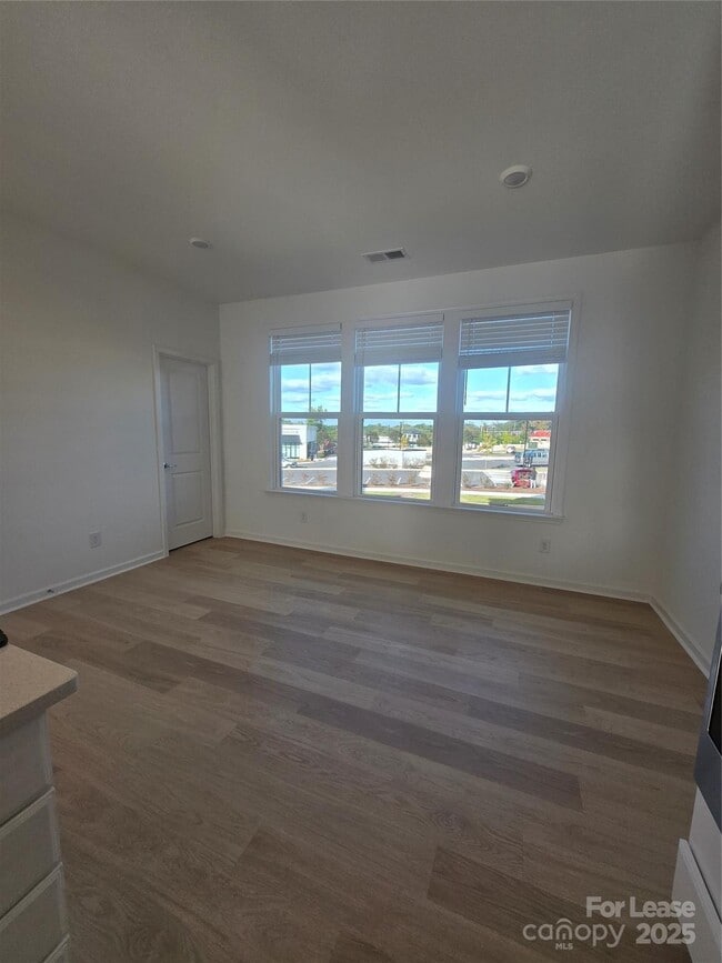 Building Photo - 3124 Stelfox St