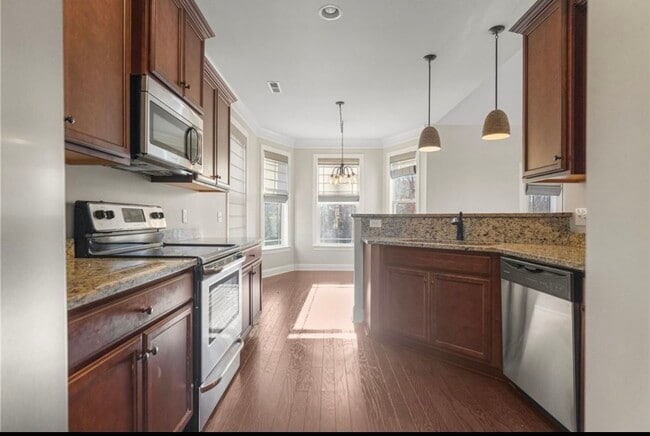 Building Photo - 411 W Sundance Dr