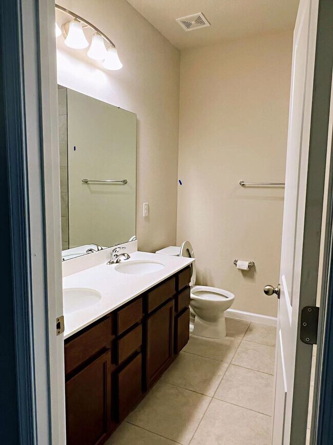 Building Photo - Awesome house for rent in St Cloud Area