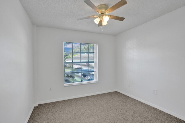 Building Photo - Great Single Family Home in Miramar