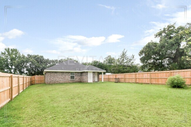 Building Photo - New Construction 3/2 Home in Heart of Mobile!