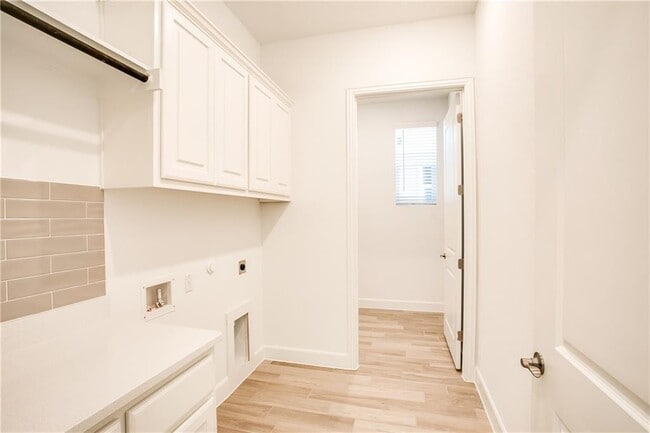 Building Photo - 505 Affazia Ln