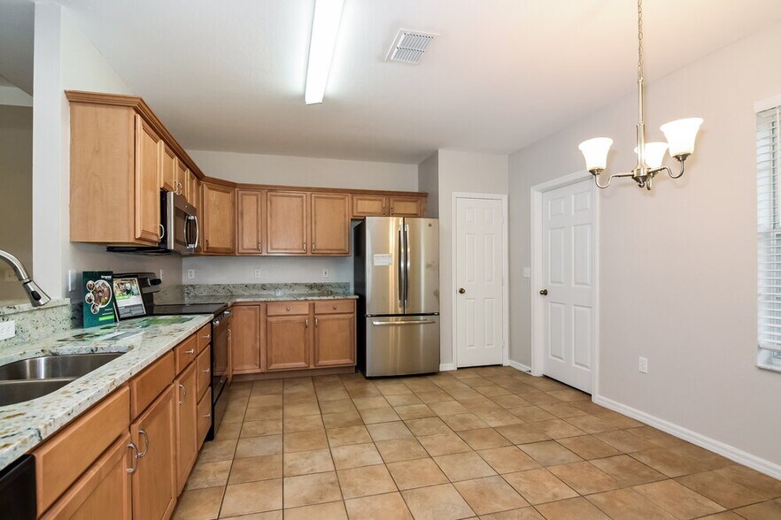 Building Photo - 6557 Shepherd Oaks Rd