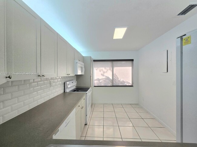 Building Photo - 15081 SW 127th Ct