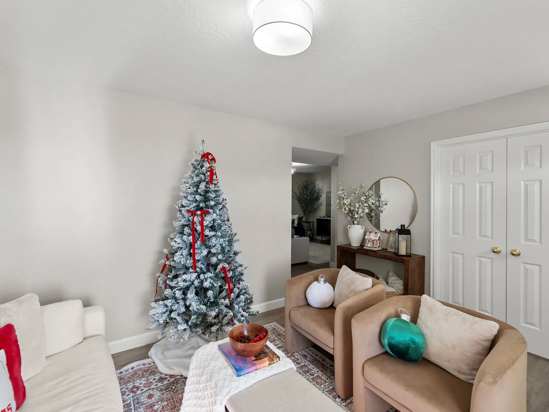 Building Photo - 1485 Navajo Dr