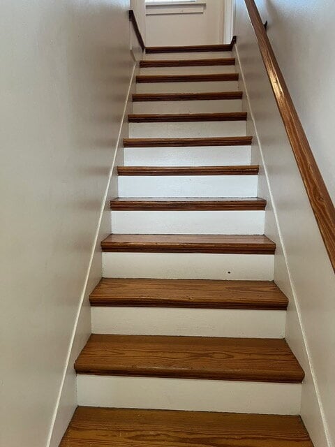 Building Photo - Charming Single Home!