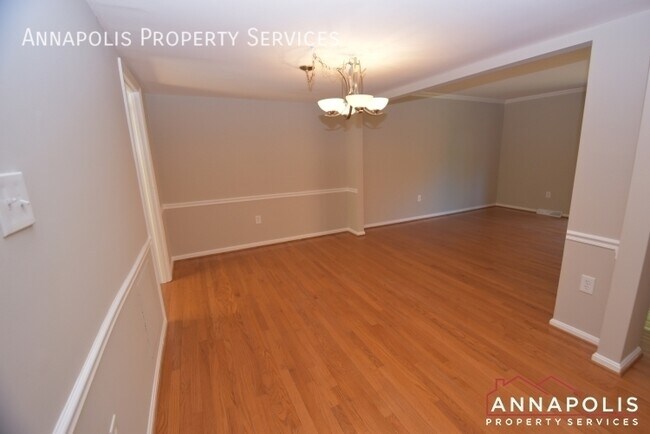 Building Photo - 1650 Albermarle Dr
