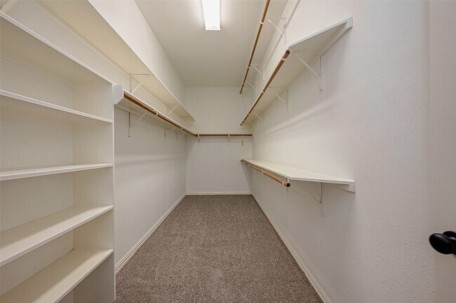 Building Photo - 7214 Glenwick Ct