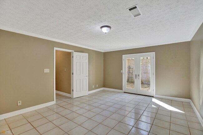 Building Photo - 240 Browns Hill Ct