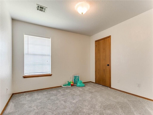 Building Photo - Beautiful 3 Bedroom 2 Bath Home In Choctaw!!!