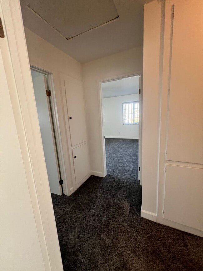 Building Photo - Spacious 2-Story House in Whittier