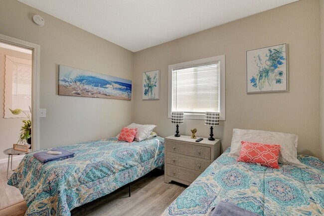 Building Photo - Cozy 2-Bedroom Unit in Prime Las Vegas Loc...