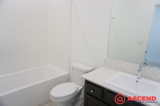 Building Photo - Gorgeous new build home located off 7th St...