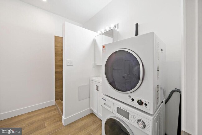 Building Photo - 2024 S 17th St