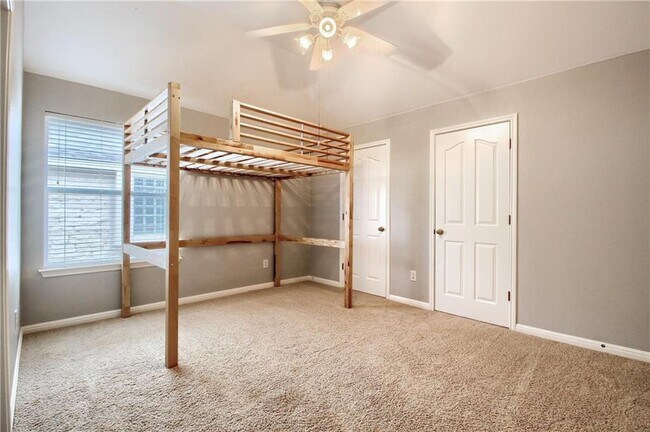 Building Photo - 3003 Cashell Wood Dr
