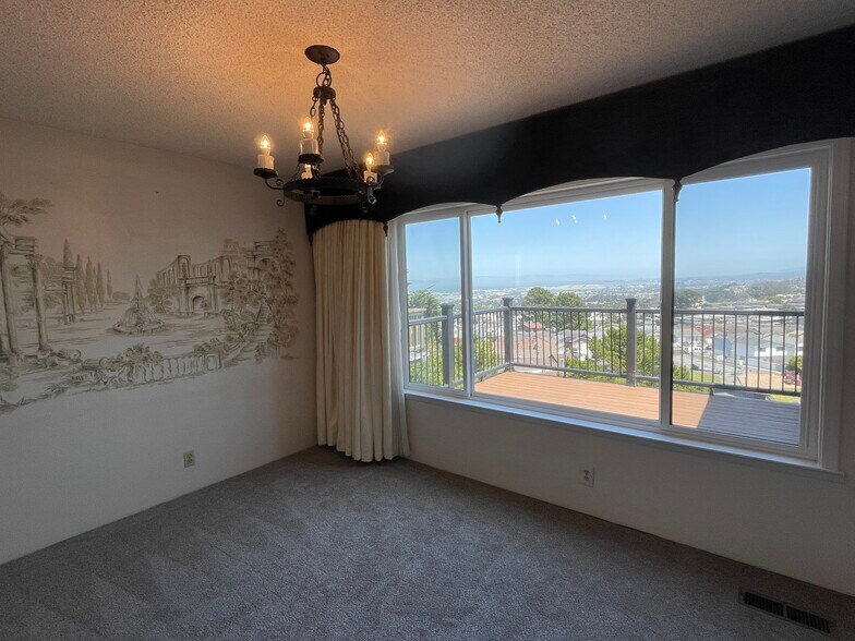 Building Photo - 515 Verducci Dr