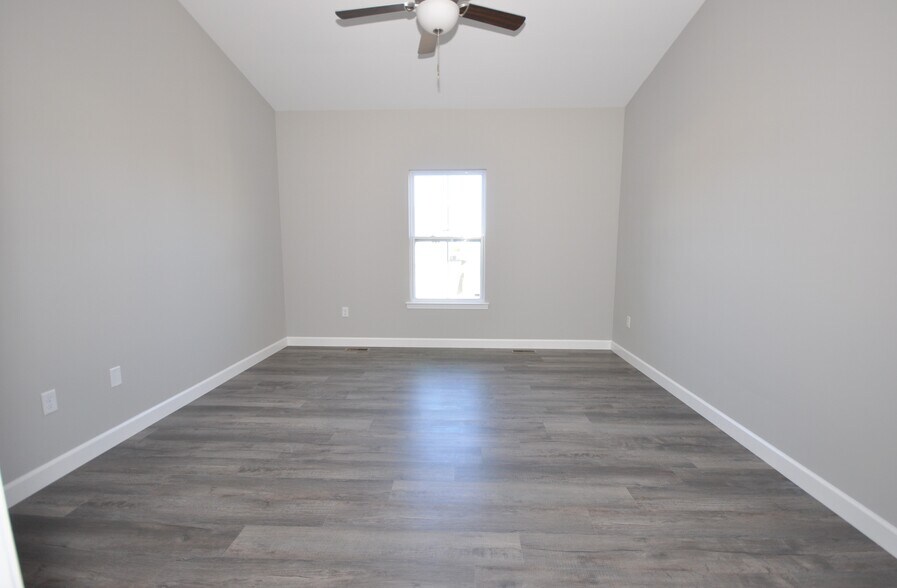 Building Photo - 7156 Remington Villa Dr