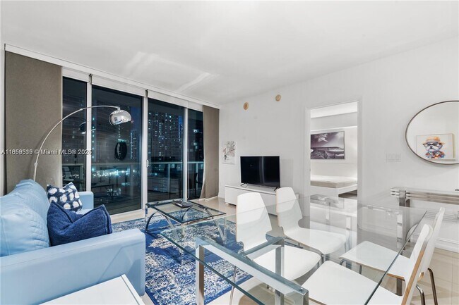 Building Photo - 485 Brickell Ave