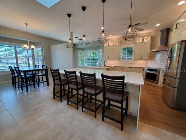 Building Photo - 2100 Aqui Esta Dr