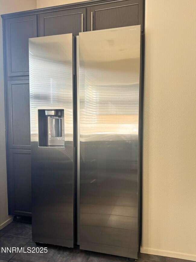 Building Photo - 5353 Desert Peach Dr