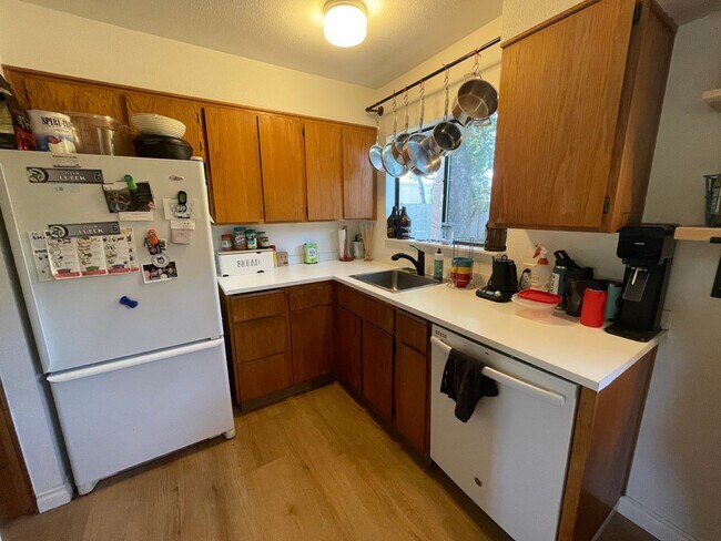 Building Photo - Charming S. Tabor 2 Bed + Bonus Room, 2 Ba...