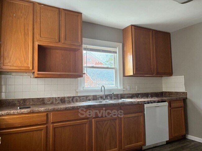 Building Photo - 112 Iroquois Ave