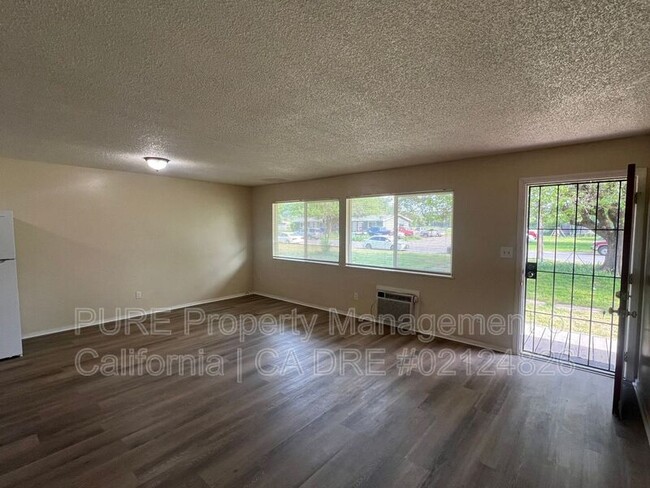 Building Photo - 1240 Eunice Ct