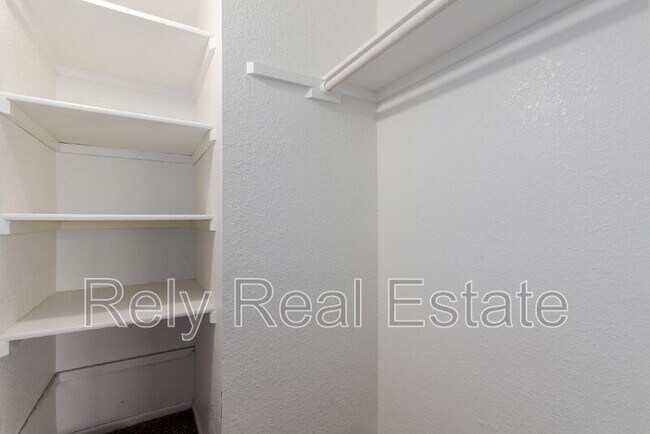 Building Photo - 12740 W Amy Dr