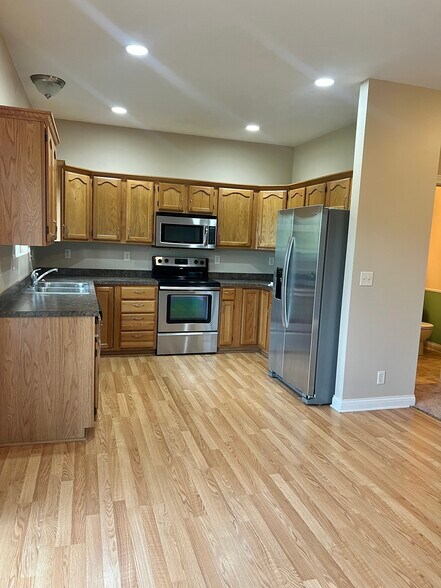 Building Photo - 1211 Turtle Creek Rd