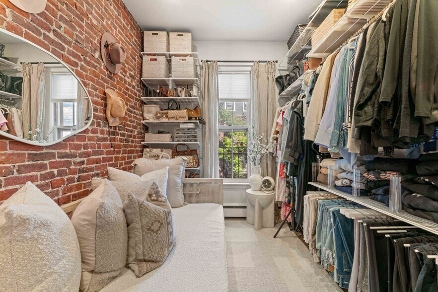 Building Photo - 91 Waltham St