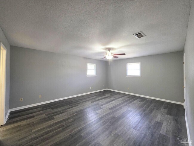 Building Photo - 7819 Hearthstone Cir