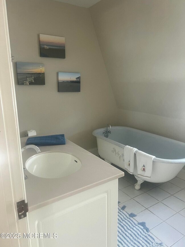 Building Photo - 327 Woodland Ave