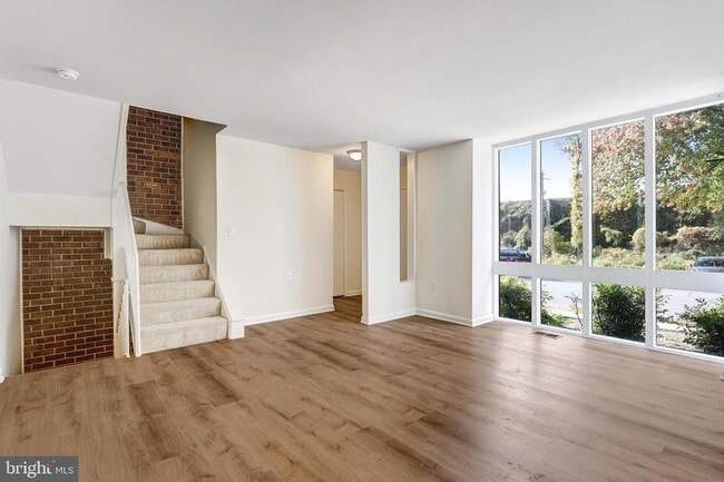 Building Photo - 4923 Casimir St