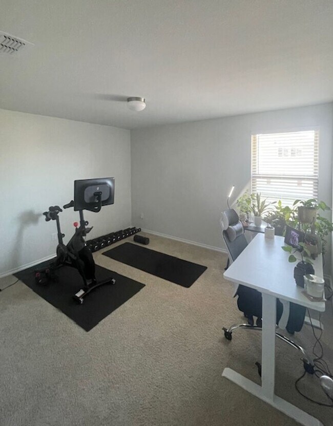 Building Photo - Charming 3-Bed, 2.5-Bath Home for Lease in...
