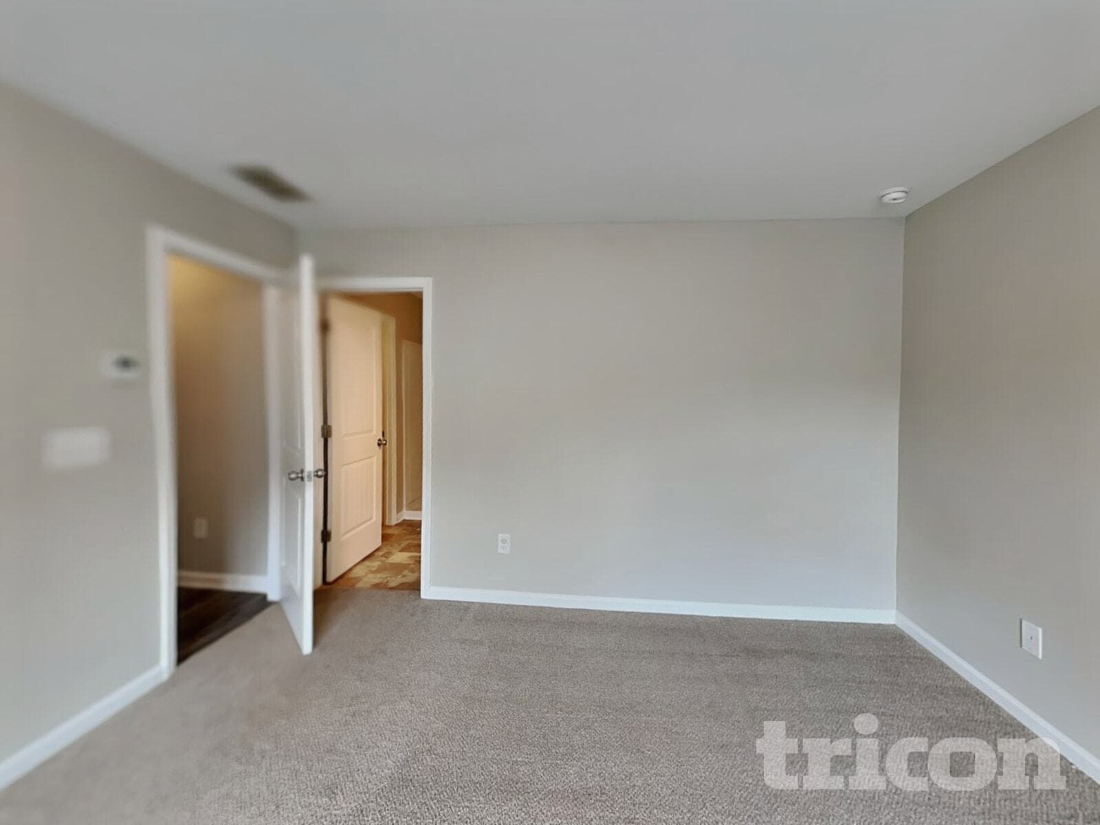 Building Photo - 456 Clematis Court