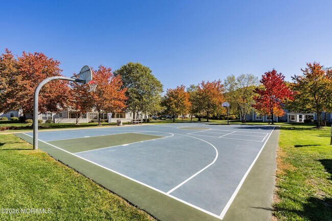 Building Photo - 327 Sequoia Ct