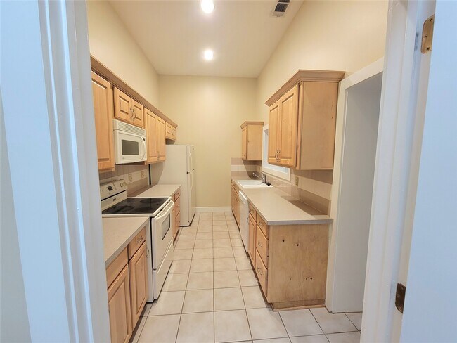 Primary Photo - 2315 Harborside Dr