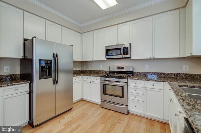 Building Photo - 15704 Renton Ct