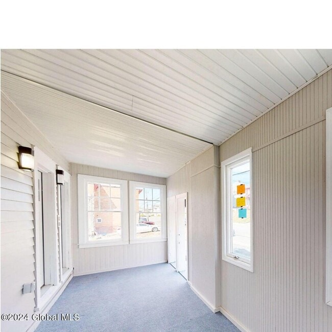 Building Photo - 24 Academy St