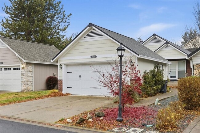Building Photo - Coming soon!! This is a beautiful  home in Country Club Village Estates!