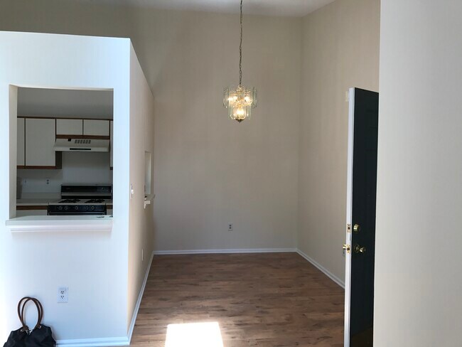 Dining Room - 29 Amberly Ct