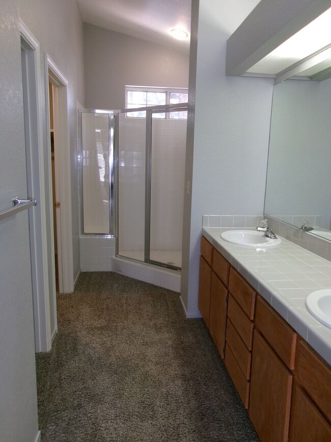 Building Photo - Great 3 bedroom, 2 bath, Southwest Reno home